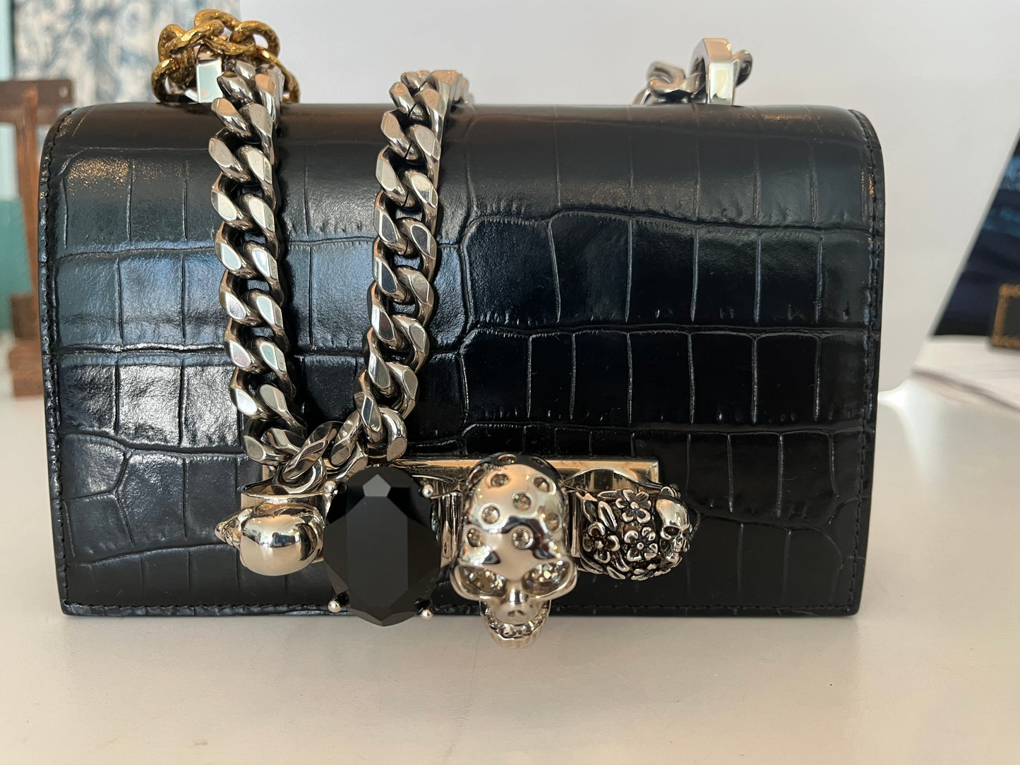 SKULL BAG BY ALEXANDER MCQUEEN (2019)