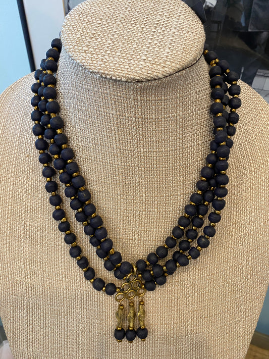 Tet 3 Lines Short Beaded Necklace