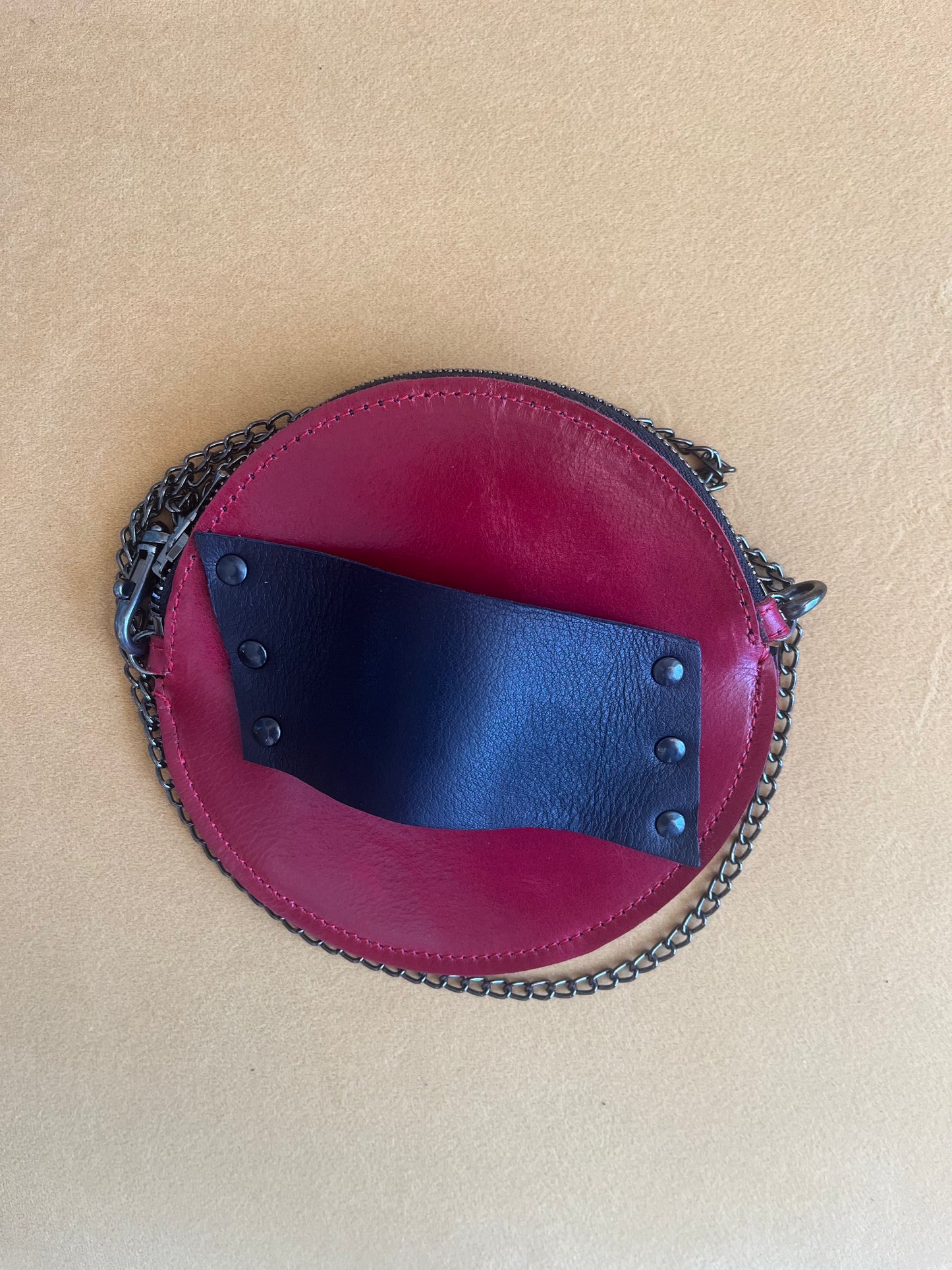 Mini Round Clutch with Slide Handle and Chain