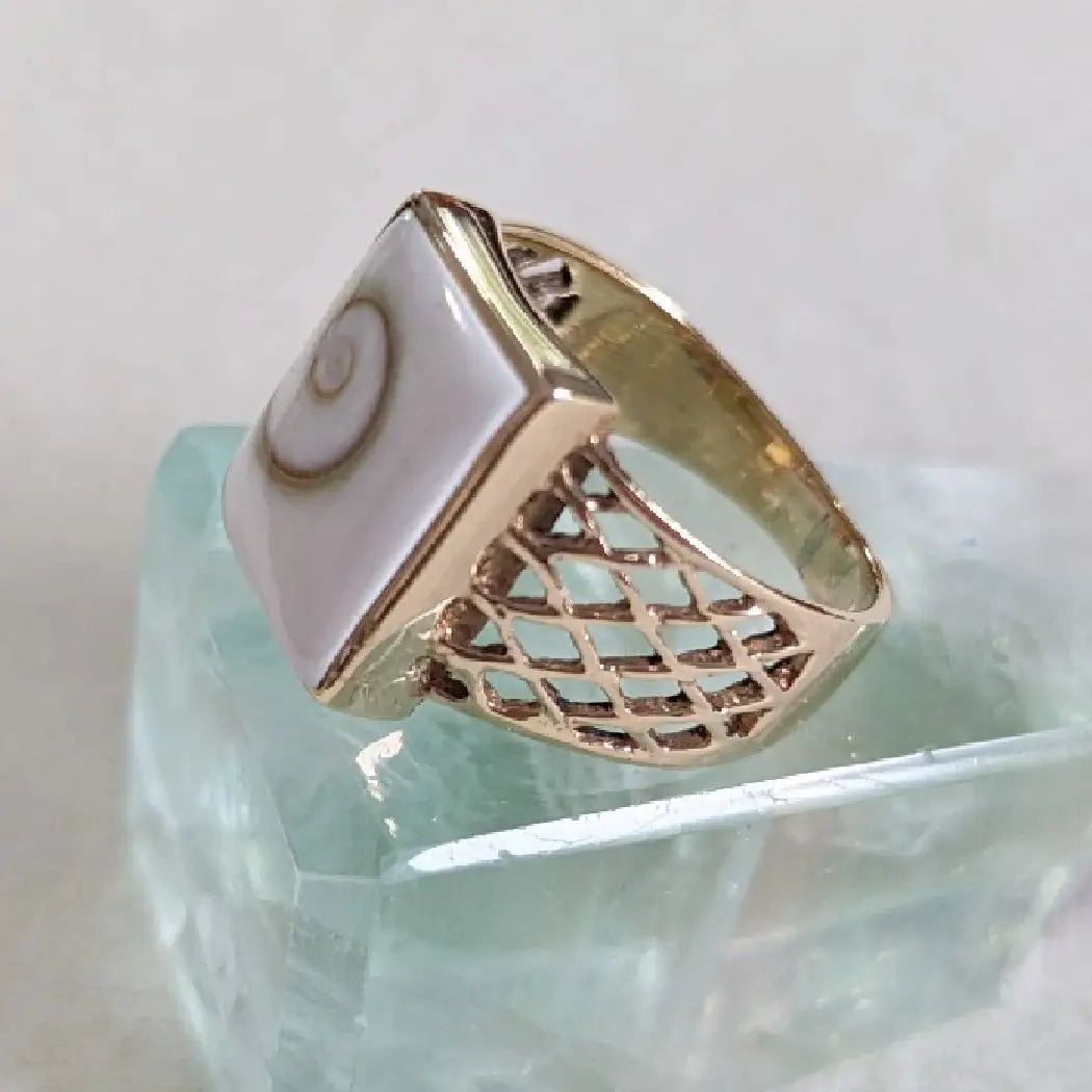 Mermaid Shiva Shell & Brass Lattice Ring