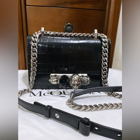 SKULL BAG BY ALEXANDER MCQUEEN (2019)
