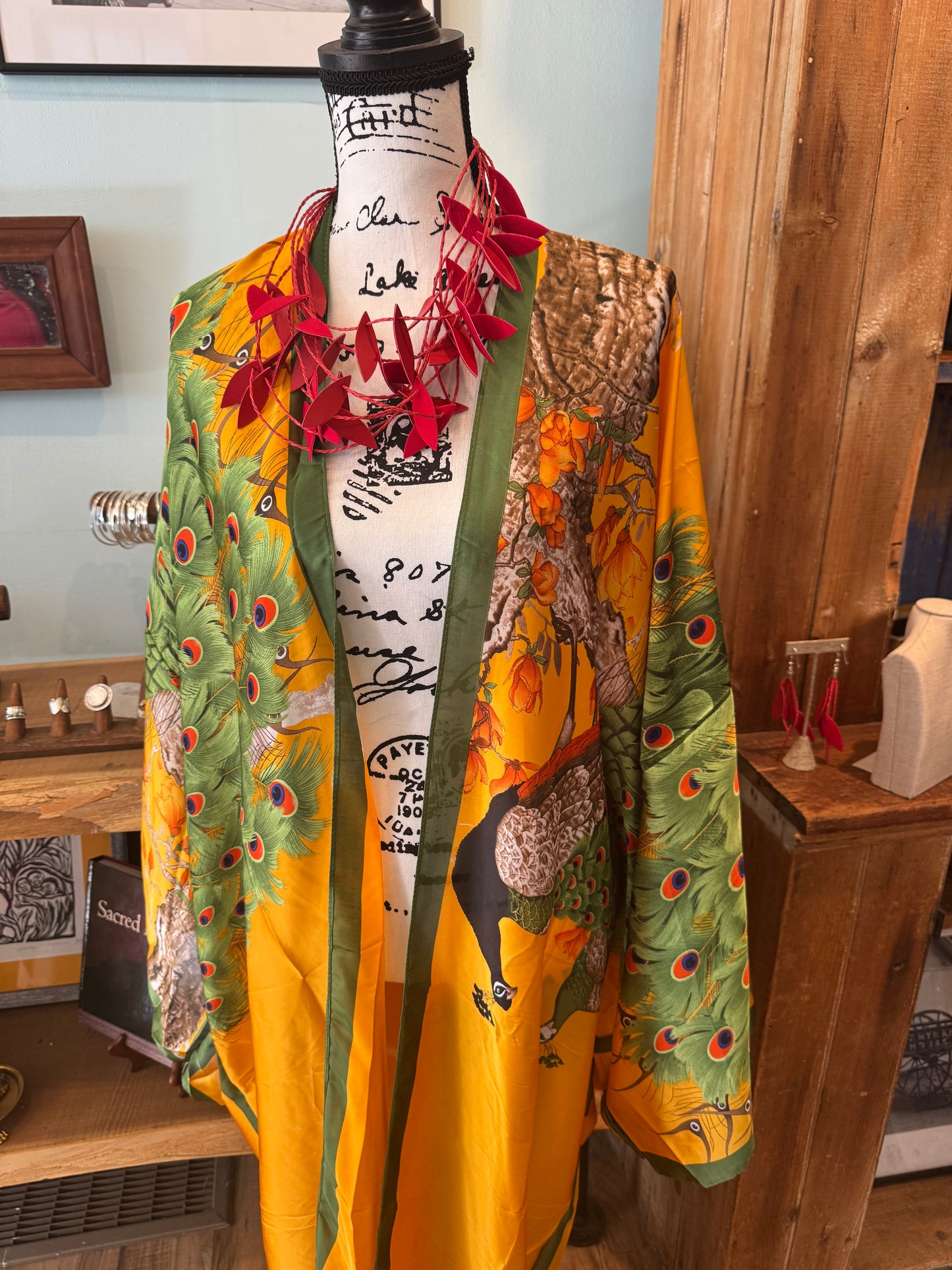 Peacock Majesty Kimono