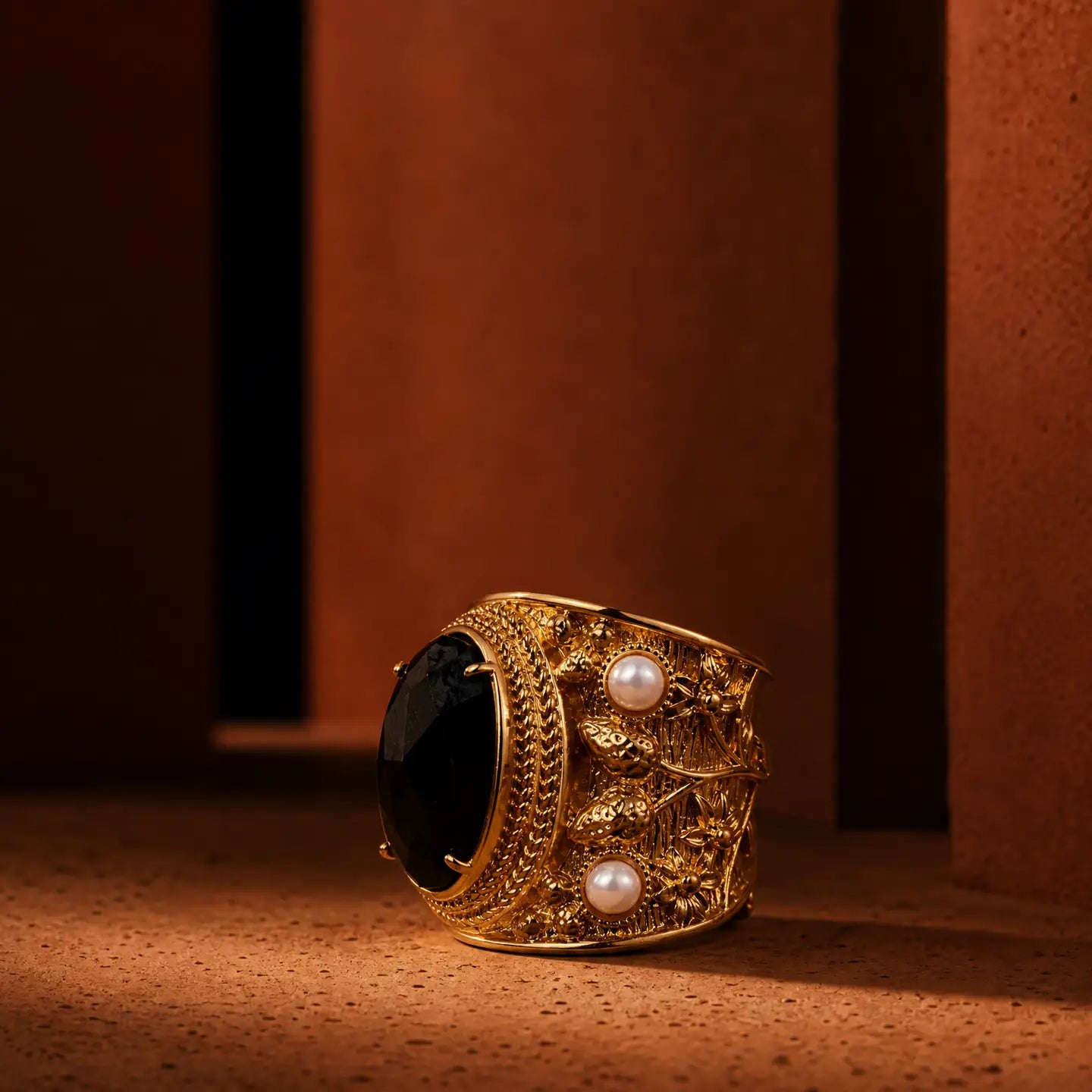 Midnight Pearl Majesty Ring