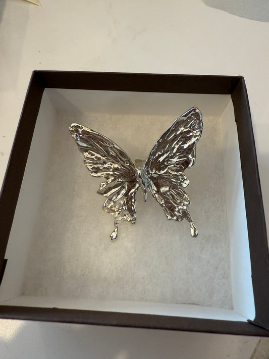 Butterfly ring