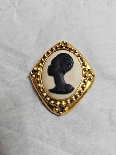 Black Cameo SPECIAL EDITION & SIGNED *RARE* Coreen Simpson Vintage Brooch